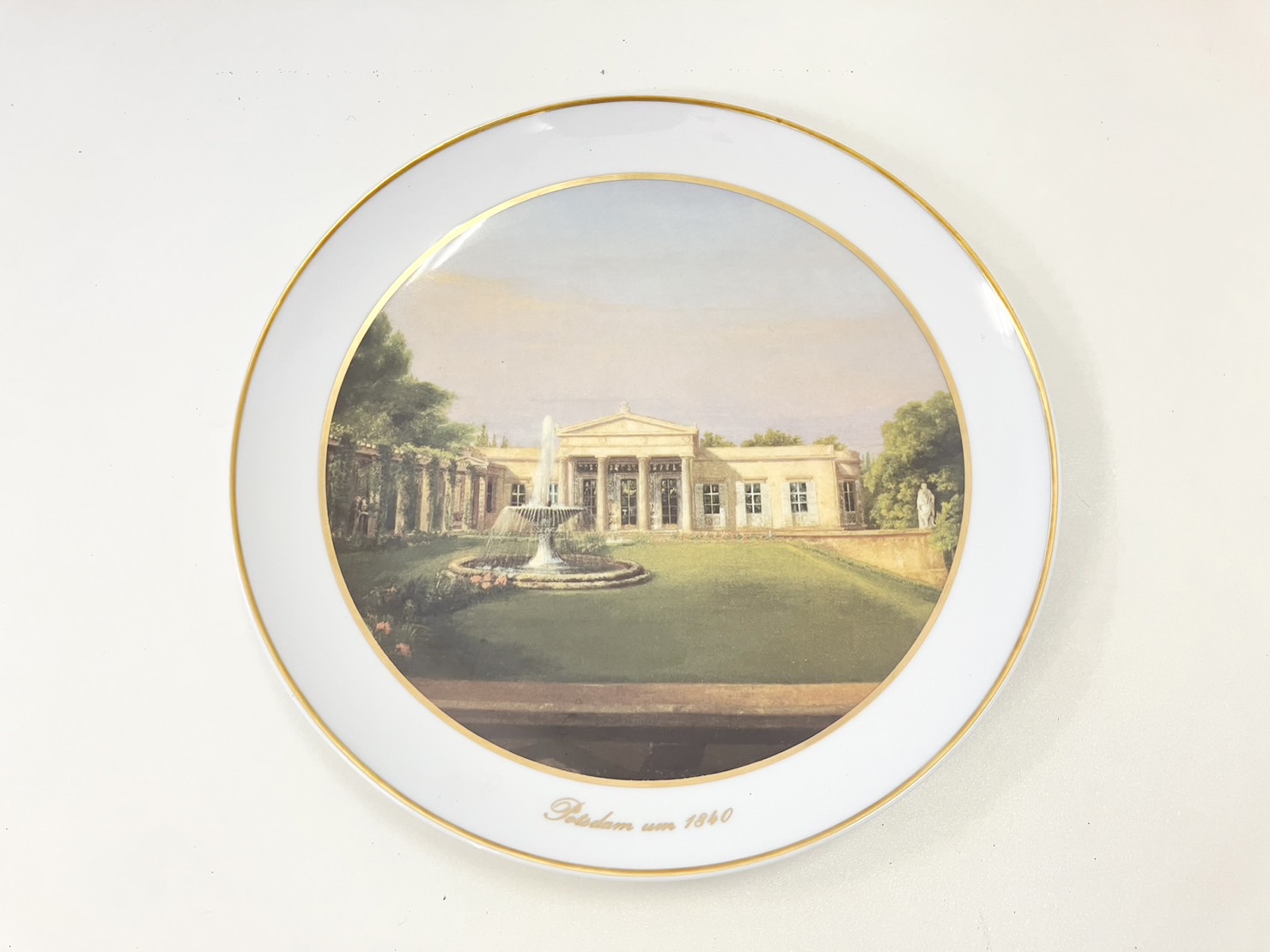 KPM ベルリン王立磁器製陶所 飾り皿 金彩 プレートお売りいただきました。 ｜ 不用品買取を依頼するならコストパフォーマンスに優れた不用品買取MAX